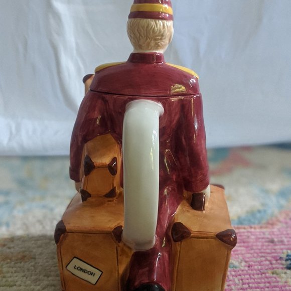 RARE Vintage Bellboy Teapot Made for Linens n' Things - Picture 3 of 6